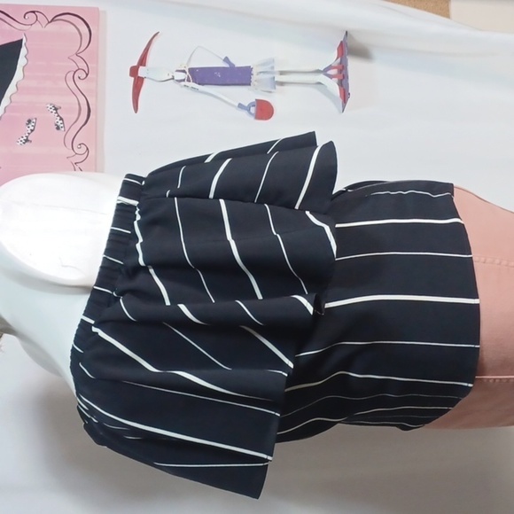 L.A. HEARTS 💕 WOMENS TOP SIZE M IN A BEAUTIFUL BLACK AND WHITE STRIPE ♥️ - Picture 3 of 8